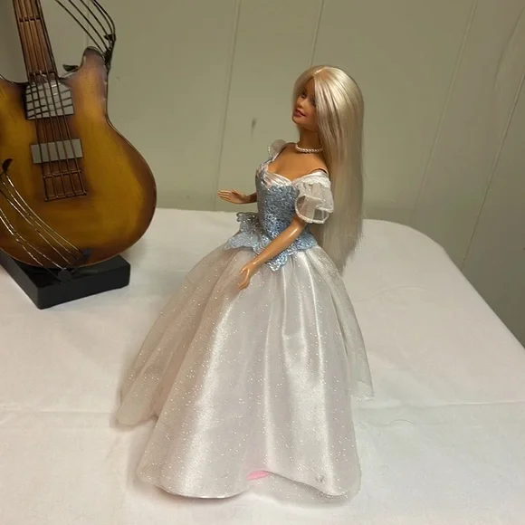 Vintage Cinderella Barbie - Picture 6 of 6